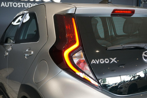 Toyota Aygo X 1.0 VVT-i MT Play + CAMERA / ADAPTIEVE CRUISE / CARPLAY