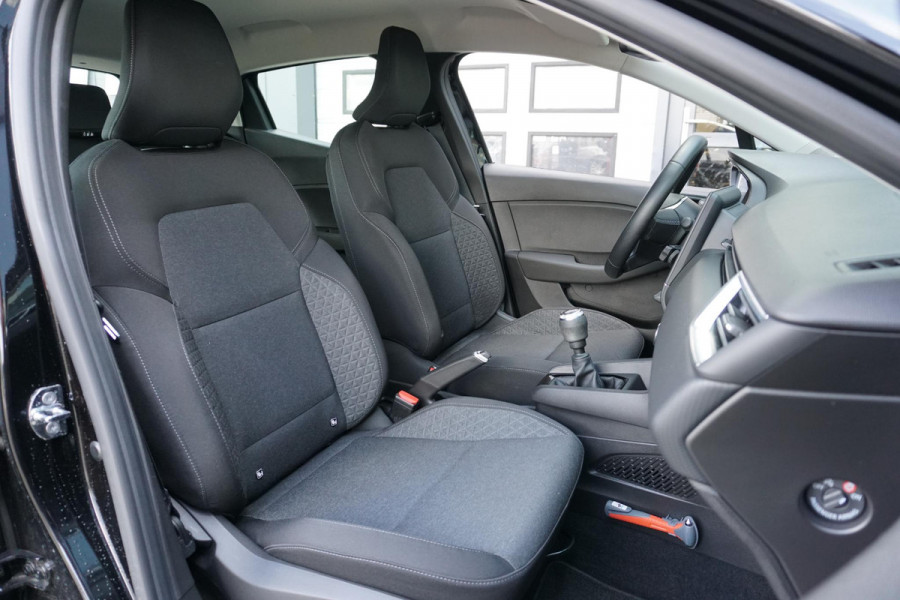Renault Clio 1.0 TCe Zen + CARPLAY / PDC / NAVIGATIE