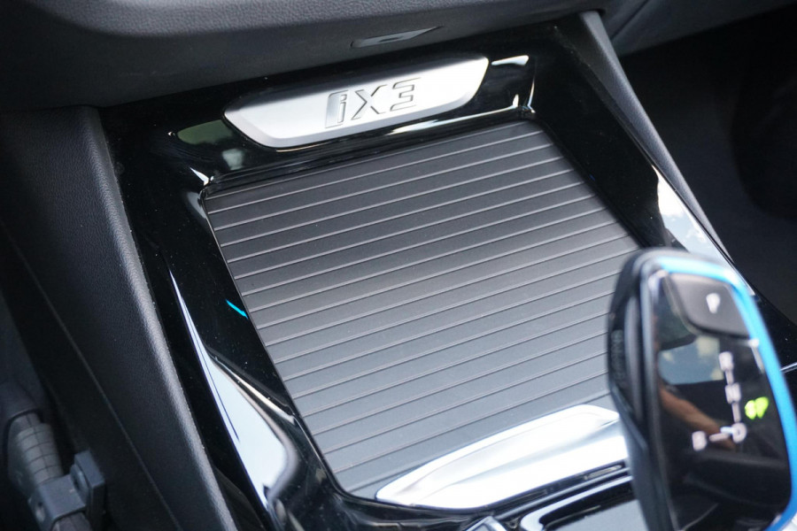 BMW iX3 High Executive 80 kWh + PANO / TREKHAAK / 360 CAMERA / HEAD-UP / PREMIUM AUDIO