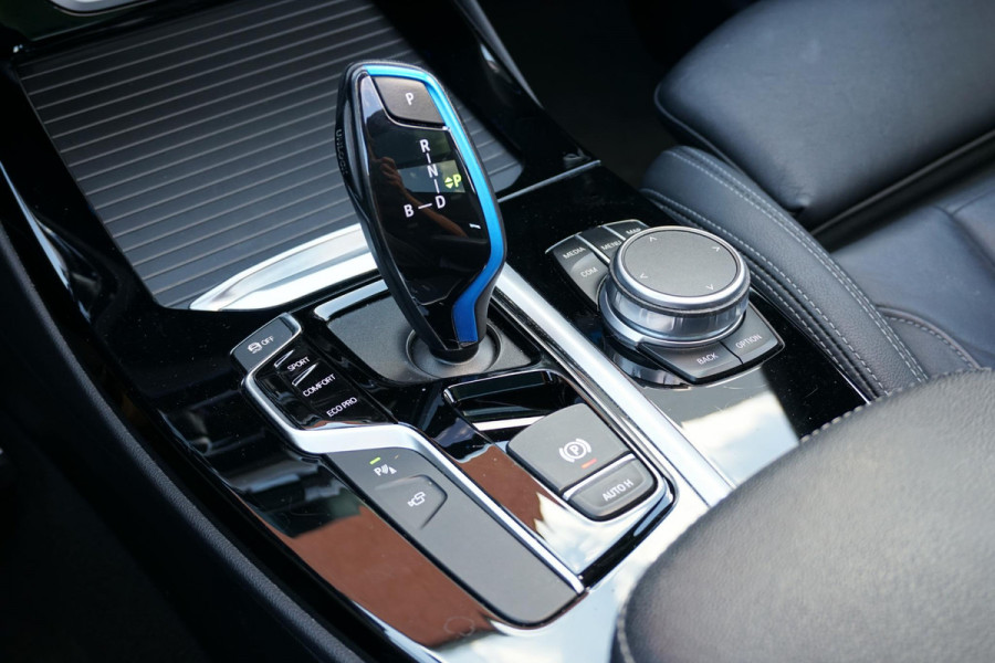BMW iX3 High Executive 80 kWh + PANO / TREKHAAK / 360 CAMERA / HEAD-UP / PREMIUM AUDIO