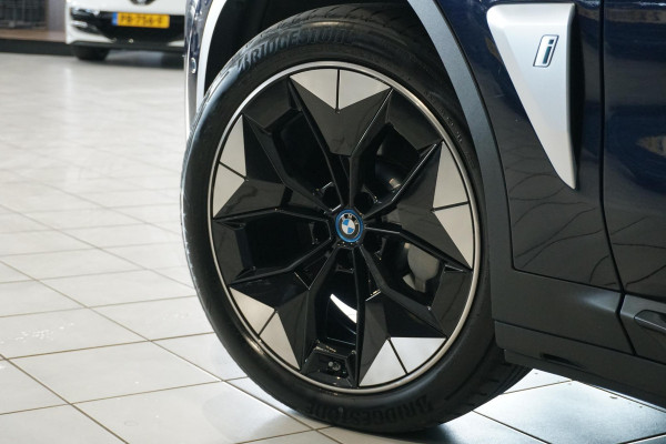BMW iX3 High Executive 80 kWh + PANO / TREKHAAK / 360 CAMERA / HEAD-UP / PREMIUM AUDIO
