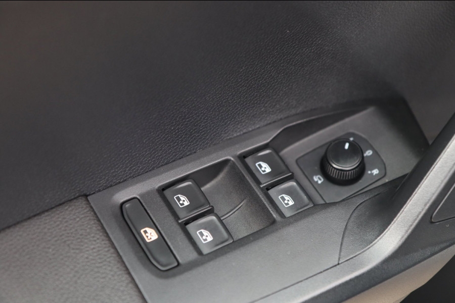 Seat Arona 1.0 TSI / ACC / CAMERA / KEYLESS / STOELVERW / CARPLAY / DODEHOEK