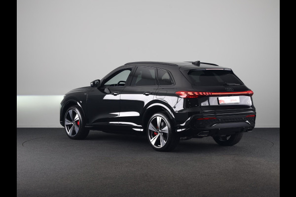 Audi Q5 S edition Competition e-hybrid 367 pk | MMI experience plus met B&O | Trekhaak, elektr. wegklapbaar | Panorama-glasdak | MMI bijrijdersdisplay |