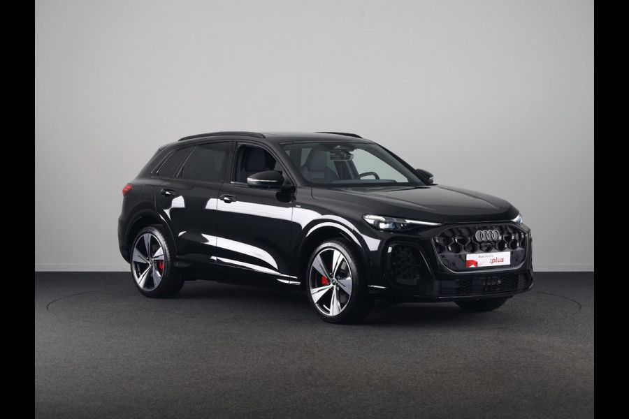 Audi Q5 S edition Competition e-hybrid 367 pk | MMI experience plus met B&O | Trekhaak, elektr. wegklapbaar | Panorama-glasdak | MMI bijrijdersdisplay |