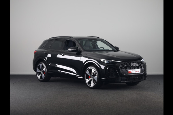Audi Q5 S edition Competition e-hybrid 367 pk | MMI experience plus met B&O | Trekhaak, elektr. wegklapbaar | Panorama-glasdak | MMI bijrijdersdisplay |