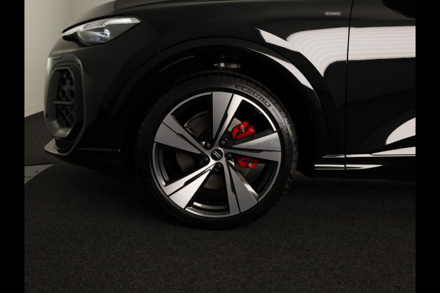 Audi Q5 S edition Competition e-hybrid 367 pk | MMI experience plus met B&O | Trekhaak, elektr. wegklapbaar | Panorama-glasdak | MMI bijrijdersdisplay |