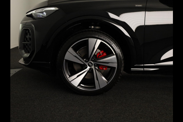 Audi Q5 S edition Competition e-hybrid 367 pk | MMI experience plus met B&O | Trekhaak, elektr. wegklapbaar | Panorama-glasdak | MMI bijrijdersdisplay |