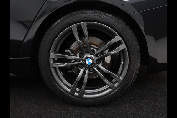 BMW 3 Serie 318i Edition M Sport Shadow Executive | Leder | Stoelverwarming | Cruise control | Navigatie | Park assist | Climate control
