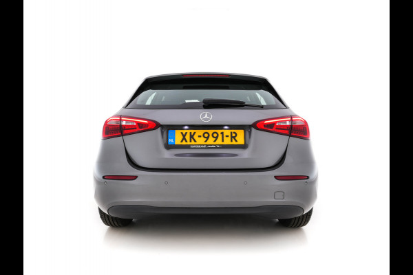 Mercedes-Benz A-Klasse 180 Advantage Style-Pack (INCL-BTW) Aut. *WIDESCREEN-DIGI-COCKPIT | LEATHER-MICROFIBRE | CAMERA | NAVI-FULLMAP | ECC | PDC | CRUISE | CARPLAY | HEATED-SPORTSEATS | CARBON-INLAY | DAB | SHIFT-PADDLES | 16"ALU*