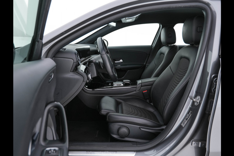 Mercedes-Benz A-Klasse 180 Advantage Style-Pack (INCL-BTW) Aut. *WIDESCREEN-DIGI-COCKPIT | LEATHER-MICROFIBRE | CAMERA | NAVI-FULLMAP | ECC | PDC | CRUISE | CARPLAY | HEATED-SPORTSEATS | CARBON-INLAY | DAB | SHIFT-PADDLES | 16"ALU*