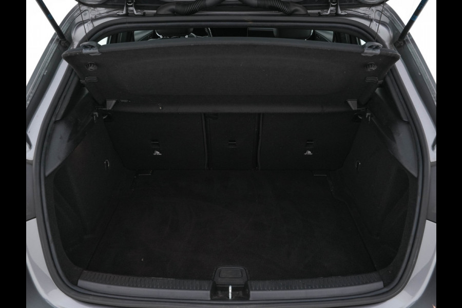 Mercedes-Benz A-Klasse 180 Advantage Style-Pack (INCL-BTW) Aut. *WIDESCREEN-DIGI-COCKPIT | LEATHER-MICROFIBRE | CAMERA | NAVI-FULLMAP | ECC | PDC | CRUISE | CARPLAY | HEATED-SPORTSEATS | CARBON-INLAY | DAB | SHIFT-PADDLES | 16"ALU*