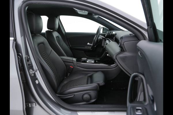 Mercedes-Benz A-Klasse 180 Advantage Style-Pack (INCL-BTW) Aut. *WIDESCREEN-DIGI-COCKPIT | LEATHER-MICROFIBRE | CAMERA | NAVI-FULLMAP | ECC | PDC | CRUISE | CARPLAY | HEATED-SPORTSEATS | CARBON-INLAY | DAB | SHIFT-PADDLES | 16"ALU*