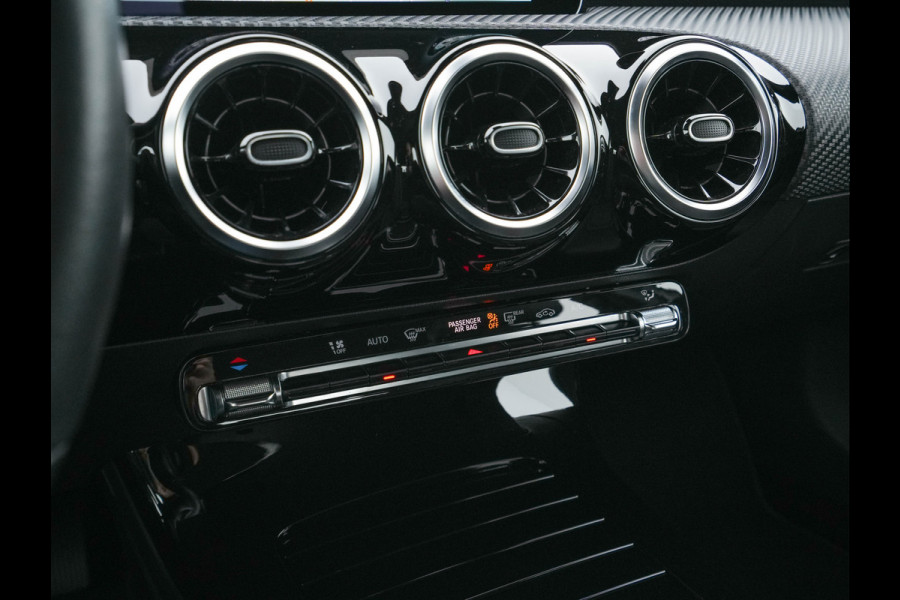 Mercedes-Benz A-Klasse 180 Advantage Style-Pack (INCL-BTW) Aut. *WIDESCREEN-DIGI-COCKPIT | LEATHER-MICROFIBRE | CAMERA | NAVI-FULLMAP | ECC | PDC | CRUISE | CARPLAY | HEATED-SPORTSEATS | CARBON-INLAY | DAB | SHIFT-PADDLES | 16"ALU*