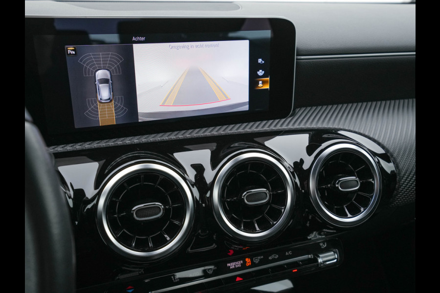 Mercedes-Benz A-Klasse 180 Advantage Style-Pack (INCL-BTW) Aut. *WIDESCREEN-DIGI-COCKPIT | LEATHER-MICROFIBRE | CAMERA | NAVI-FULLMAP | ECC | PDC | CRUISE | CARPLAY | HEATED-SPORTSEATS | CARBON-INLAY | DAB | SHIFT-PADDLES | 16"ALU*