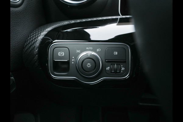 Mercedes-Benz A-Klasse 180 Advantage Style-Pack (INCL-BTW) Aut. *WIDESCREEN-DIGI-COCKPIT | LEATHER-MICROFIBRE | CAMERA | NAVI-FULLMAP | ECC | PDC | CRUISE | CARPLAY | HEATED-SPORTSEATS | CARBON-INLAY | DAB | SHIFT-PADDLES | 16"ALU*
