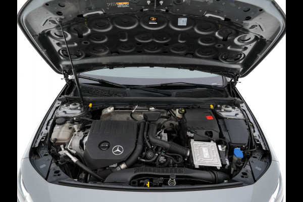 Mercedes-Benz A-Klasse 180 Advantage Style-Pack (INCL-BTW) Aut. *WIDESCREEN-DIGI-COCKPIT | LEATHER-MICROFIBRE | CAMERA | NAVI-FULLMAP | ECC | PDC | CRUISE | CARPLAY | HEATED-SPORTSEATS | CARBON-INLAY | DAB | SHIFT-PADDLES | 16"ALU*
