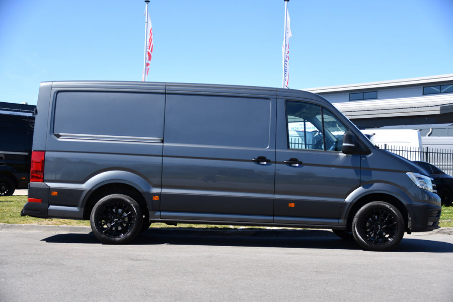 Volkswagen Crafter 35 2.0 TDI L3H2 Highline PB Edition Full Options! Adaptieve Cruise, Camera, Carplay, LED, Stuur verwarming, 177pk, Automaat, Multimedia, Stoelverwarming, Uniek!