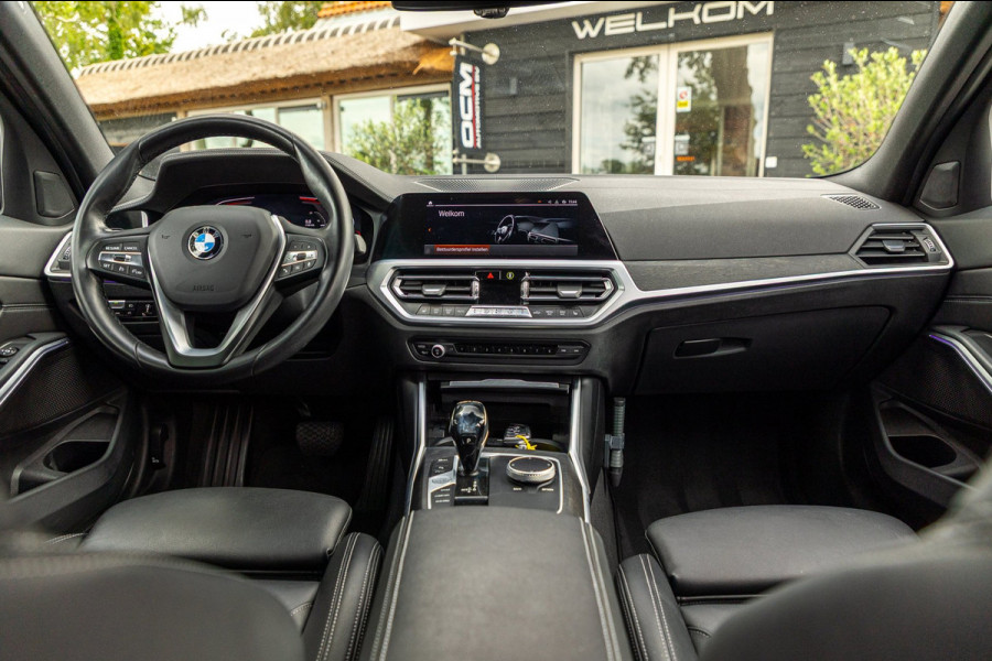 BMW 3-serie 318d 190 PK High Executive Edition Dravitgrau metallic I Leder I Led I HiFi I Head Up I Sportstoelen I NL Auto I NAP