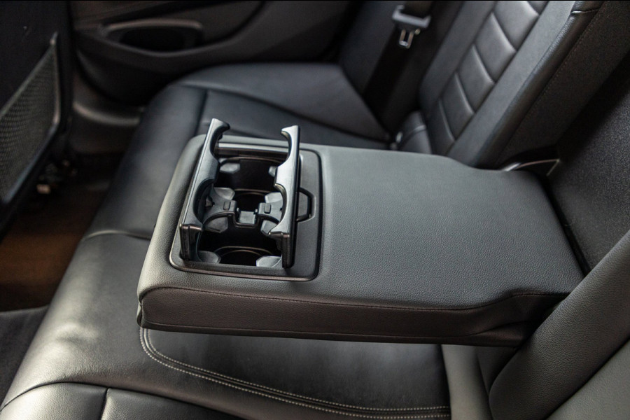 BMW 3-serie 318d 190 PK High Executive Edition Dravitgrau metallic I Leder I Led I HiFi I Head Up I Sportstoelen I NL Auto I NAP