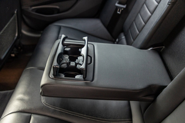 BMW 3-serie 318d 190 PK High Executive Edition Dravitgrau metallic I Leder I Led I HiFi I Head Up I Sportstoelen I NL Auto I NAP
