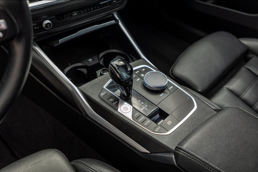 BMW 3-serie 318d 190 PK High Executive Edition Dravitgrau metallic I Leder I Led I HiFi I Head Up I Sportstoelen I NL Auto I NAP