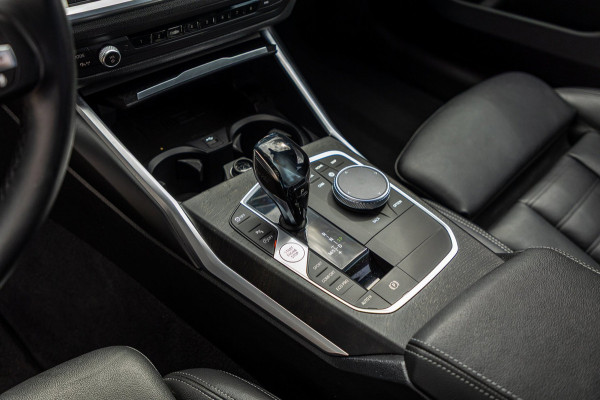 BMW 3-serie 318d 190 PK High Executive Edition Dravitgrau metallic I Leder I Led I HiFi I Head Up I Sportstoelen I NL Auto I NAP