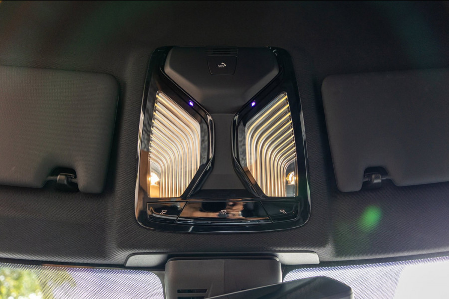 BMW 3-serie 318d 190 PK High Executive Edition Dravitgrau metallic I Leder I Led I HiFi I Head Up I Sportstoelen I NL Auto I NAP