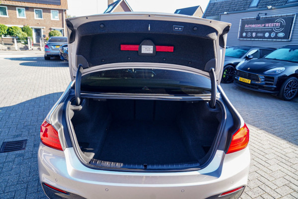 BMW 5 Serie 520i High Executive Edition | Schuifdak | Adaptieve Cruise | Camera | Nappa Leder | Origineel NL | Dealer onderhouden