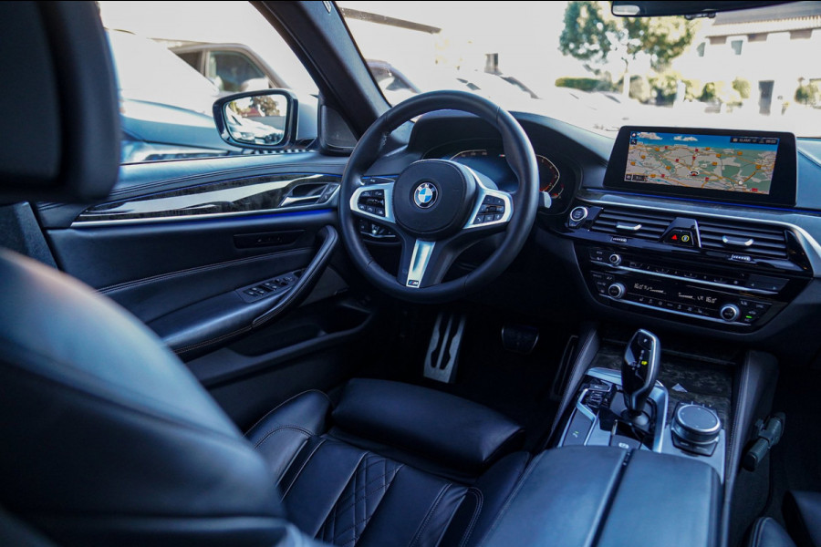 BMW 5 Serie 520i High Executive Edition | Schuifdak | Adaptieve Cruise | Camera | Nappa Leder | Origineel NL | Dealer onderhouden
