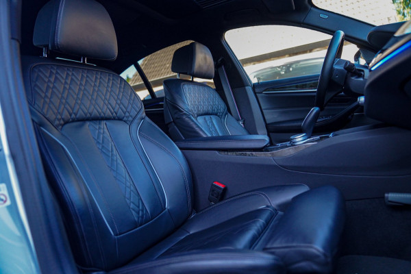 BMW 5 Serie 520i High Executive Edition | Schuifdak | Adaptieve Cruise | Camera | Nappa Leder | Origineel NL | Dealer onderhouden