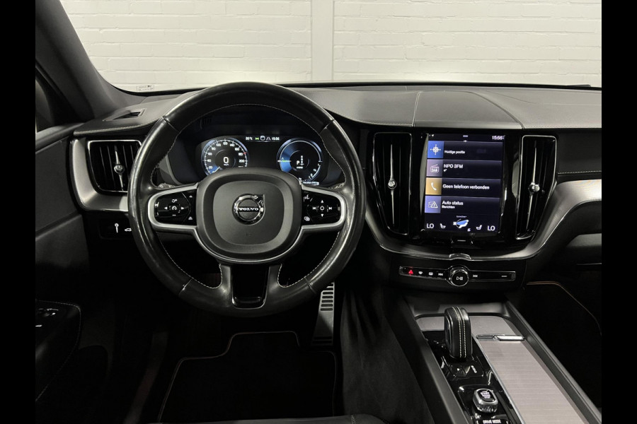 Volvo XC60 2.0 Recharge T6 AWD R-Design Adapt. Cruise | Open dak | Stuur-/Stoelverwarming | Blis | Camera | Carplay | Achterbank verwarmd
