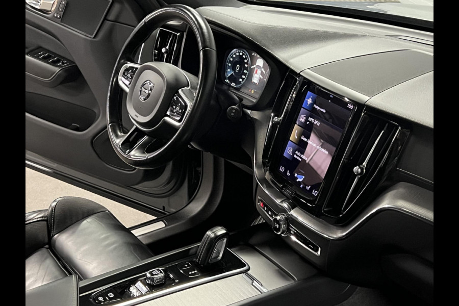 Volvo XC60 2.0 Recharge T6 AWD R-Design Adapt. Cruise | Open dak | Stuur-/Stoelverwarming | Blis | Camera | Carplay | Achterbank verwarmd