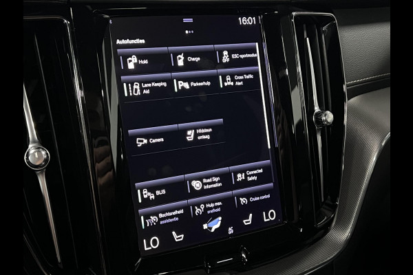 Volvo XC60 2.0 Recharge T6 AWD R-Design Adapt. Cruise | Open dak | Stuur-/Stoelverwarming | Blis | Camera | Carplay | Achterbank verwarmd
