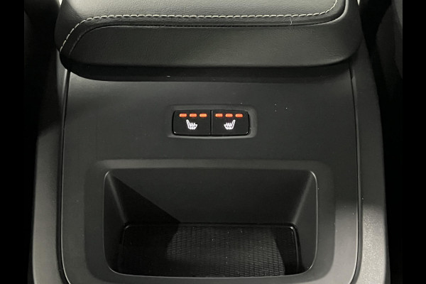 Volvo XC60 2.0 Recharge T6 AWD R-Design Adapt. Cruise | Open dak | Stuur-/Stoelverwarming | Blis | Camera | Carplay | Achterbank verwarmd