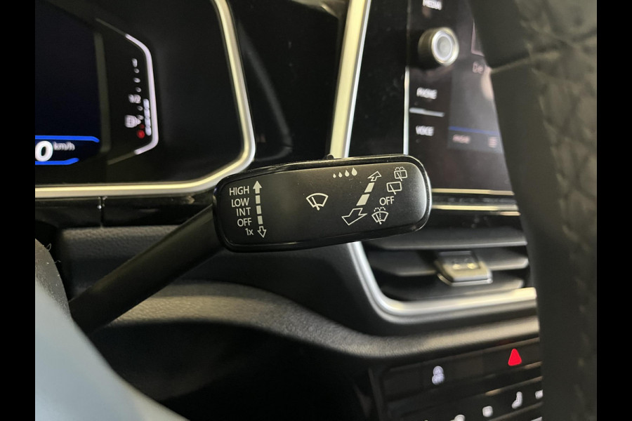 Volkswagen T-Roc 1.5 TSI 150pk DSG R-Line Camera Navigatie Apple Carplay/Android Auto Climate Control Electrische kofferbak Led Dab Adaptive Cruise Control