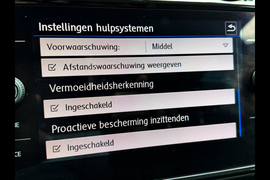 Volkswagen Golf 1.5 TSI Highline Business R 150PK Zeer nette auto