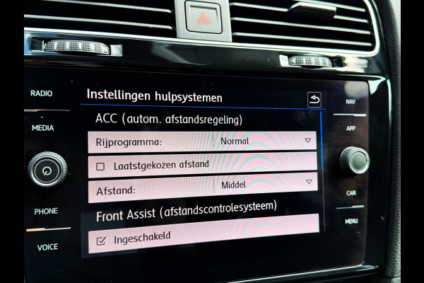 Volkswagen Golf 1.5 TSI Highline Business R 150PK Zeer nette auto
