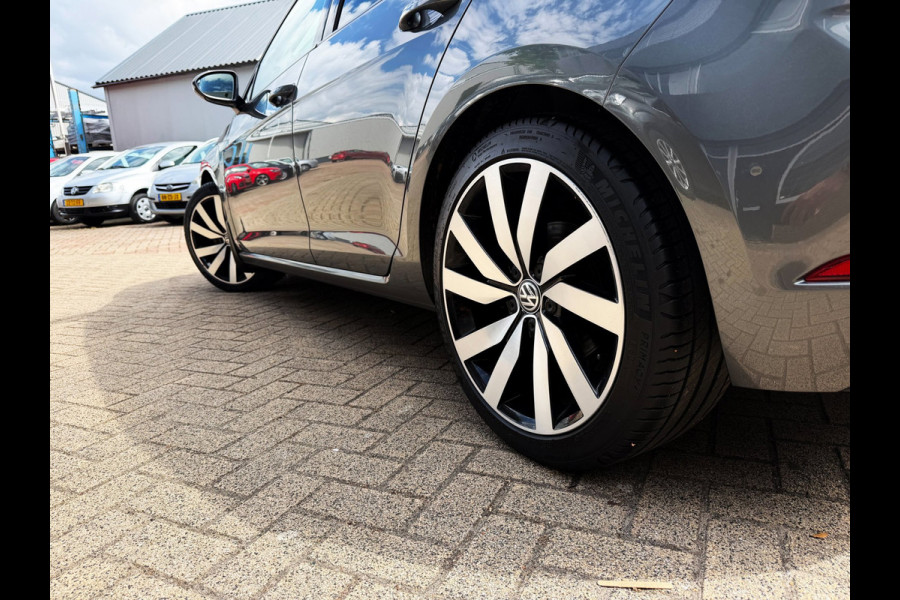 Volkswagen Golf 1.5 TSI Highline Business R 150PK Zeer nette auto