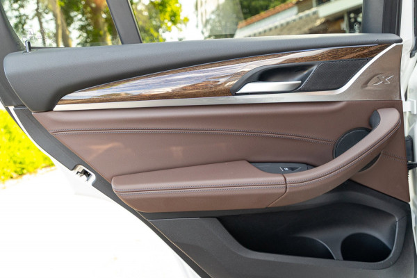 BMW X3 XDrive30e M-Sport Soh 92% I Alpinweiss I Panoramadak I Laser Led I HiFi I NL Auto I NAP I CarPlay I Android