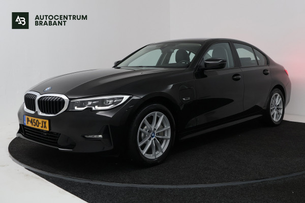 BMW 3-serie 330e Business Edition Plus (TREKHAAK, STOELVERWARMING, NAVIGATIE, PARKEERSENSOREN)