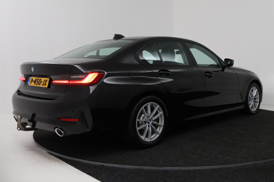 BMW 3-serie 330e Business Edition Plus (TREKHAAK, STOELVERWARMING, NAVIGATIE, PARKEERSENSOREN)