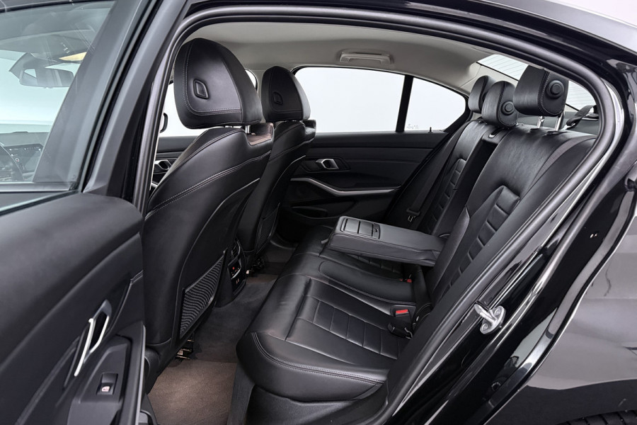 BMW 3-serie 330e Business Edition Plus (TREKHAAK, STOELVERWARMING, NAVIGATIE, PARKEERSENSOREN)