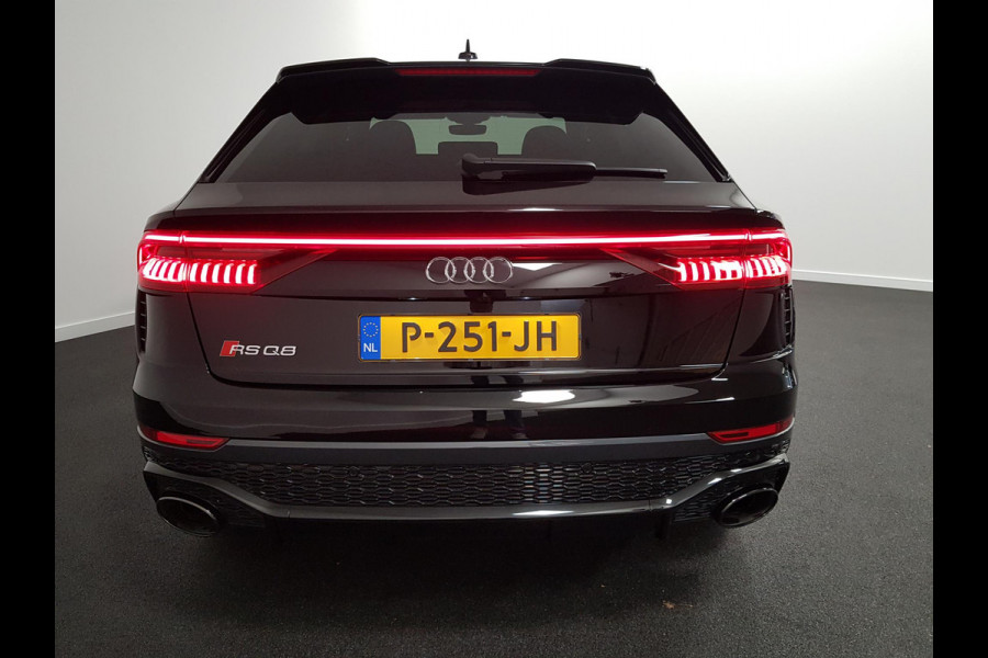 Audi Q8 4.0 TFSI RS Q8 Quattro 600pk! Panorama dak Navigatie Electrische achterklep Led Camera Climate Control Parkeer sensoren voor en achter Lichtmetalen Velgen