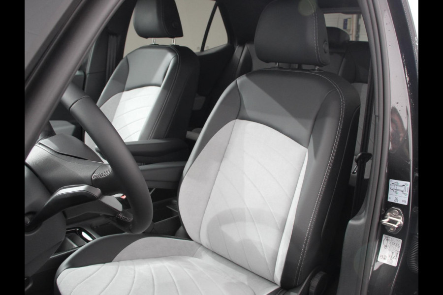 Volkswagen ID.3 Pro Edition 204pk Warmtepomp 18"Lichtmetalen Velgen Navigatie Camera Adaptive Cruise Control Climate Control