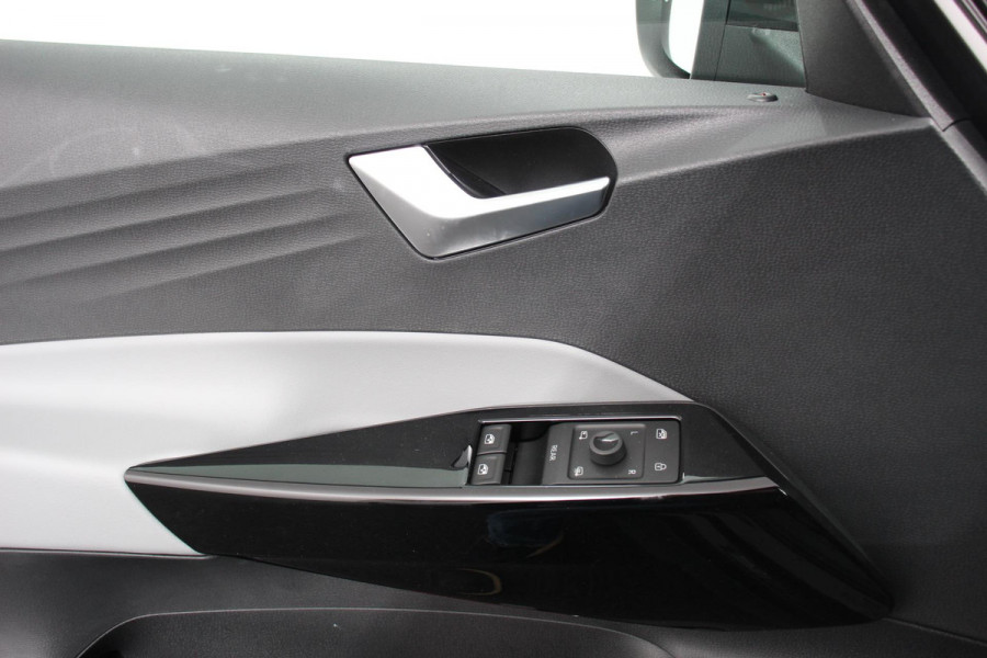 Volkswagen ID.3 Pro Edition 204pk Warmtepomp 18"Lichtmetalen Velgen Navigatie Camera Adaptive Cruise Control Climate Control