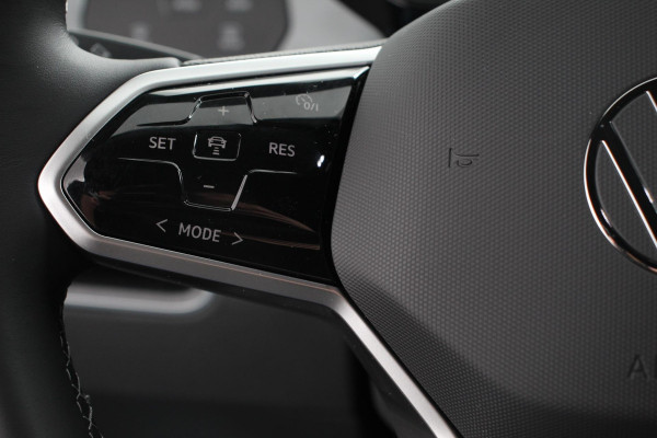 Volkswagen ID.3 Pro Edition 204pk Warmtepomp 18"Lichtmetalen Velgen Navigatie Camera Adaptive Cruise Control Climate Control