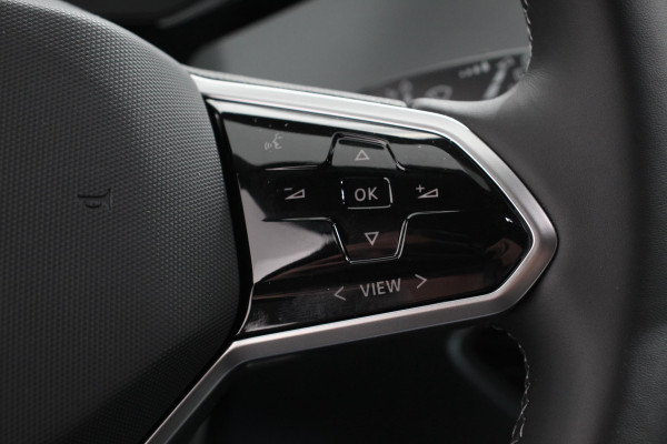 Volkswagen ID.3 Pro Edition 204pk Warmtepomp 18"Lichtmetalen Velgen Navigatie Camera Adaptive Cruise Control Climate Control
