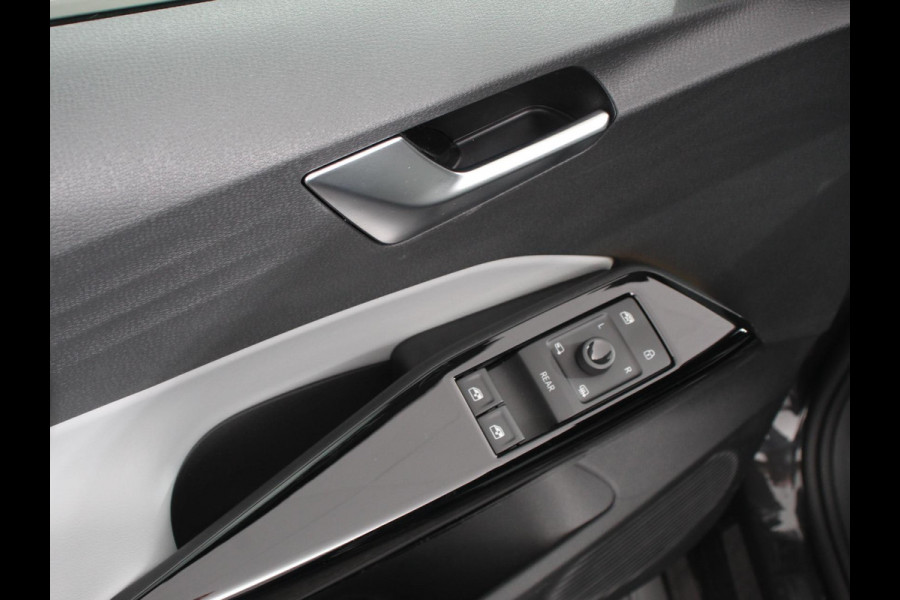 Volkswagen ID.3 Pro Edition 204pk Warmtepomp 18"Lichtmetalen Velgen Navigatie Camera Adaptive Cruise Control Climate Control