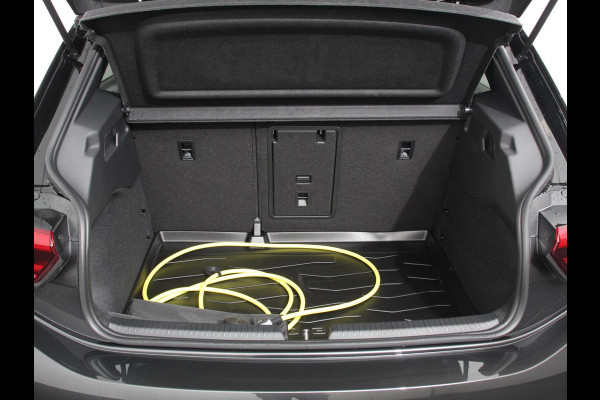 Volkswagen ID.3 Pro Edition 204pk Warmtepomp 18"Lichtmetalen Velgen Navigatie Camera Adaptive Cruise Control Climate Control