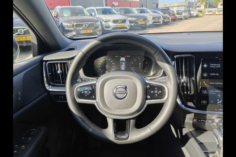 Volvo V60 T5 252PK Momentum | BLIS | Trekhaak | Elektr. Kofferklep | Carplay | ACC | PDC V+A | Camera Achter |